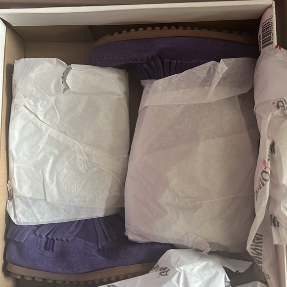 Minnetonka Fringe Boots - Picture 2 of 5